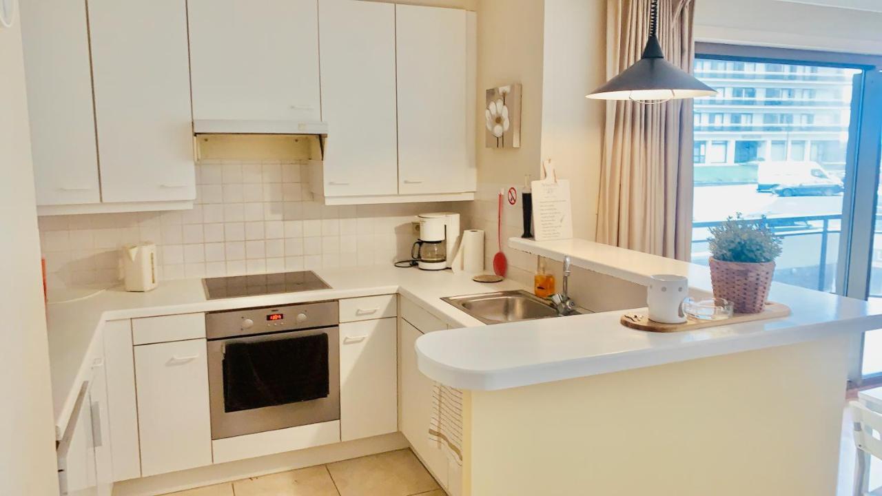 Ruim, Lichtrijk Appartement Met Groot Terras Uitstekend Gelegen In Де-Панне Екстер'єр фото