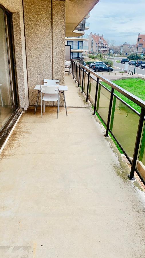 Ruim, Lichtrijk Appartement Met Groot Terras Uitstekend Gelegen In Де-Панне Екстер'єр фото